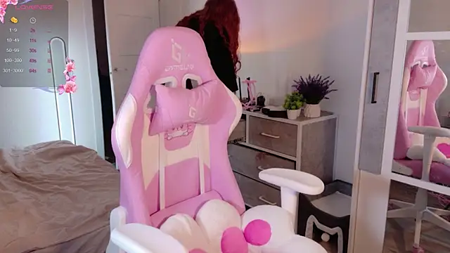 cinnabon girls online show from October 16, 2025, 5:08 am