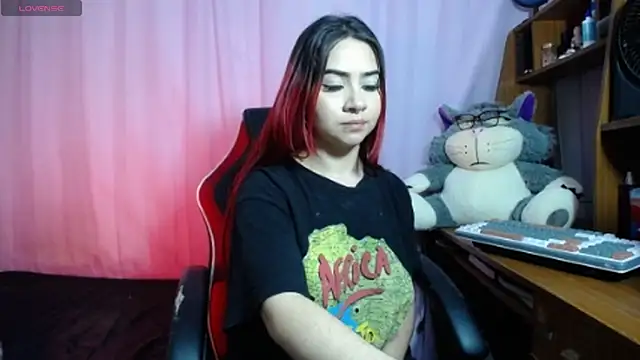 corallwells online show from October 15, 2025, 11:49 pm