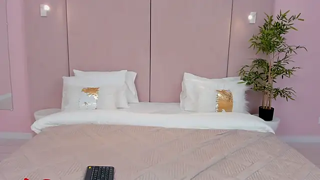 CamillaLarson online show from January 28, 2025, 10:45 am