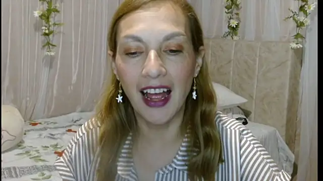 italagomez  online show from February 14, 2025, 12:30 am