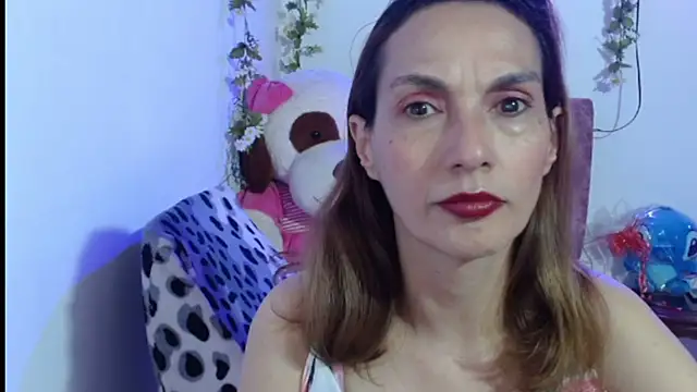 italagomez  online show from November 30, 2025, 1:15 pm