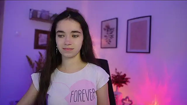 Gia Paige18 online show from November 2, 2025, 9:11 am