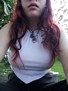 Snapshot of Erza_escarleth chatting on June 24, 2026, 9:58 pm Erza escarleth online show from June 24, 2026, 9:58 pm