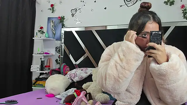 1lovelygirls online show from January 22, 2025, 12:17 pm