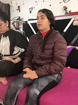 1lovelygirls online show from November 5, 2025, 12:16 pm