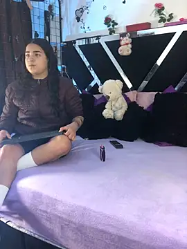 1lovelygirls online show from December 5, 2025, 12:47 pm