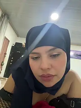 lalilamassu1 online show from February 25, 2025, 8:14 am