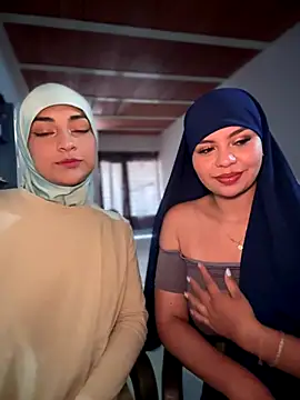 lalilamassu1 online show from September 18, 2025, 7:27 pm