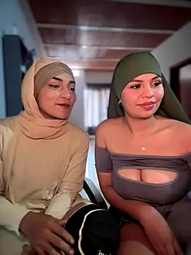 lalilamassu1 online show from September 25, 2025, 3:16 pm