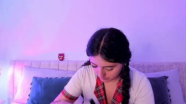 Kathia Morelli online show from February 15, 2025, 11:50 am