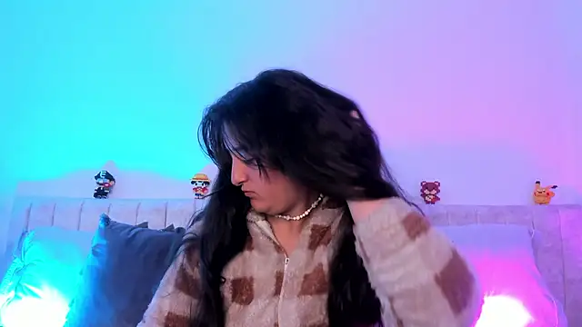 Kathia Morelli online show from March 10, 2025, 11:42 am