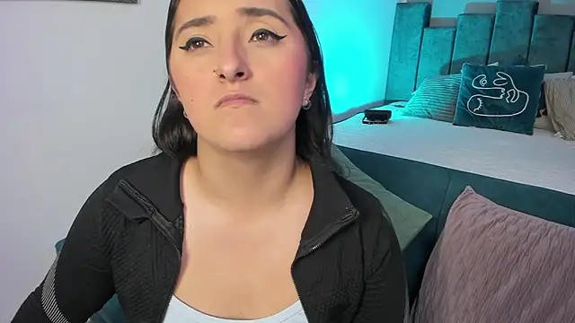 Kathia Morelli online show from September 9, 2025, 11:43 am