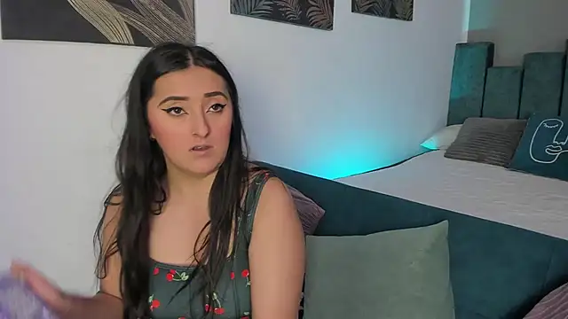 Kathia Morelli online show from October 18, 2025, 12:17 pm