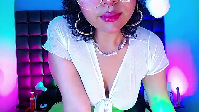 kuromi69 online show from December 21, 2024, 4:52 am