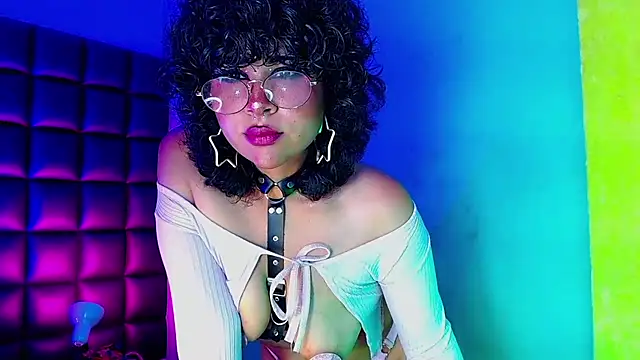 kuromi69 online show from March 19, 2025, 6:03 am