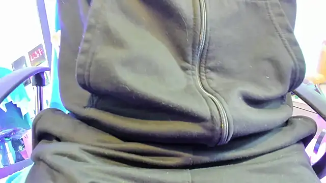 kuromi69 online show from February 14, 2026, 4:42 am