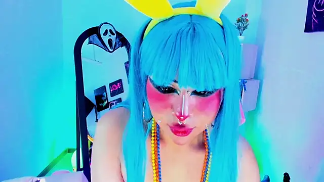 kuromi69 online show from April 23, 2026, 7:41 am