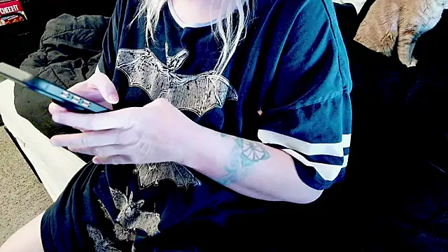 doomednympho online show from April 18, 2026, 8:20 pm