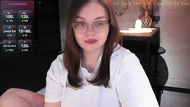 Snapshot of EvaBae chatting on January 3, 2025, 3:33 pm EvaBae online show from January 3, 2025, 3:33 pm