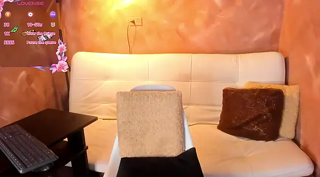 Atenea Makri online show from December 3, 2024, 5:12 pm