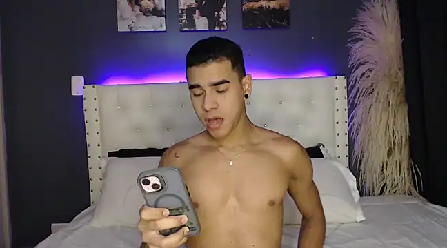 Mackenzzie 777  online show from March 19, 2025, 12:48 am