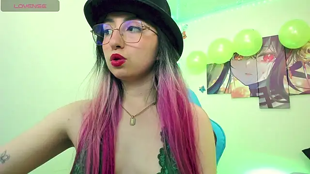 Julieta cott online show from March 17, 2025, 12:41 am