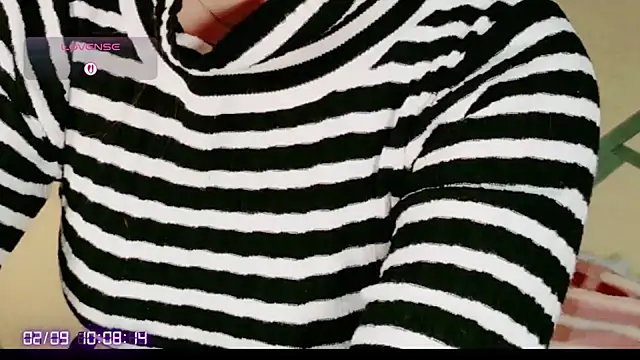 Snapshot of Hina-Happy chatting on February 9, 2026, 1:09 am Hina-Happy online show from February 9, 2026, 1:09 am