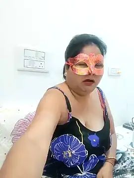 BBW HOT COUPLE online show from January 1, 2025, 3:45 am