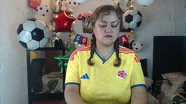 Snapshot of missrosario_stepmoan chatting on June 17, 2026, 2:29 pm missrosario stepmoan online show from June 17, 2026, 2:29 pm