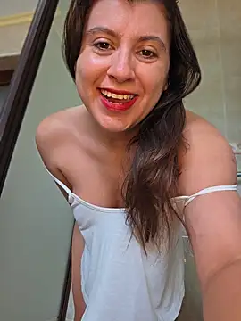 Snapshot of GatitaXD27 chatting on April 30, 2026, 10:10 am GatitaXD27 online show from April 30, 2026, 10:10 am