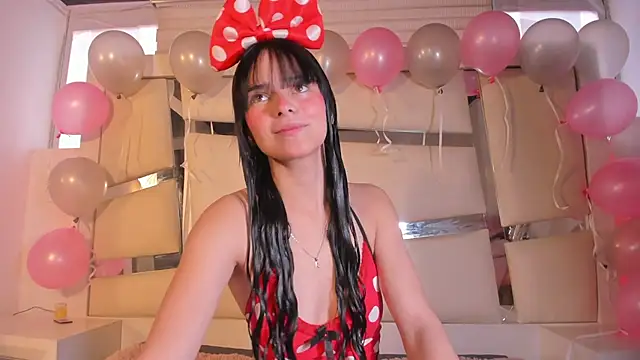 chrystal js online show from October 17, 2025, 1:25 pm