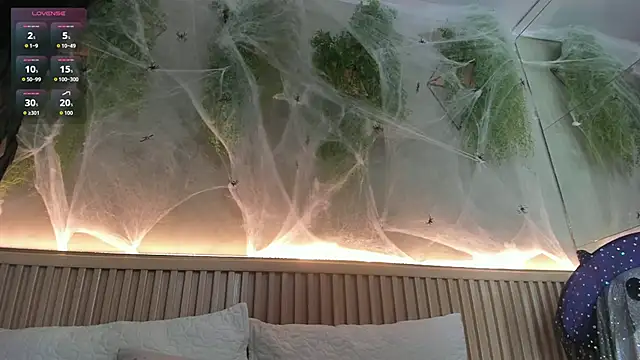 Lana Lann online show from October 27, 2025, 12:20 pm