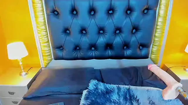 AniEvans  online show from March 14, 2025, 10:39 am