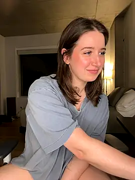 nerdynina online show from October 22, 2025, 1:39 am