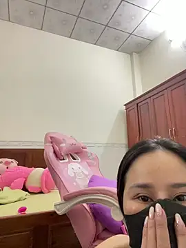    Erin    online show from April 15, 2026, 2:29 am