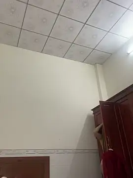    Erin    online show from April 18, 2026, 2:04 am