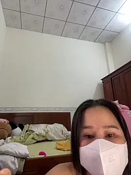    Erin    online show from April 22, 2026, 2:14 am