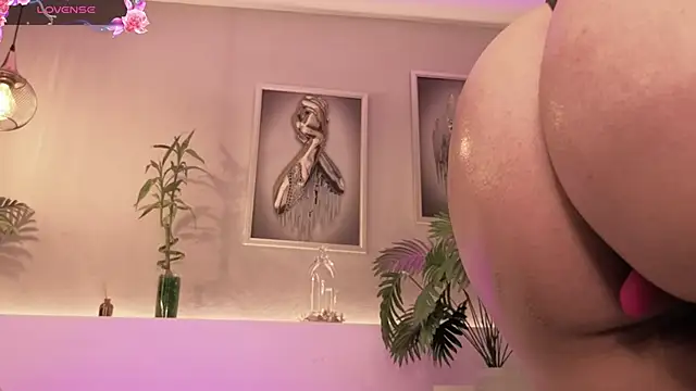 samanthaevanss1 online show from February 7, 2026, 2:26 am