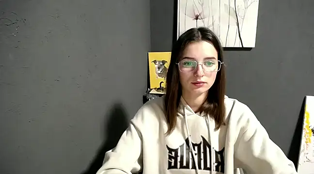 lady olivia  online show from December 10, 2024, 1:33 pm