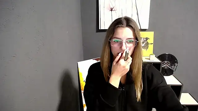 lady olivia  online show from October 2, 2025, 4:47 pm