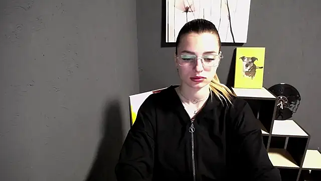 Snapshot of lady_olivia_ chatting on May 21, 2026, 12:23 pm lady olivia online show from May 21, 2026, 12:23 pm