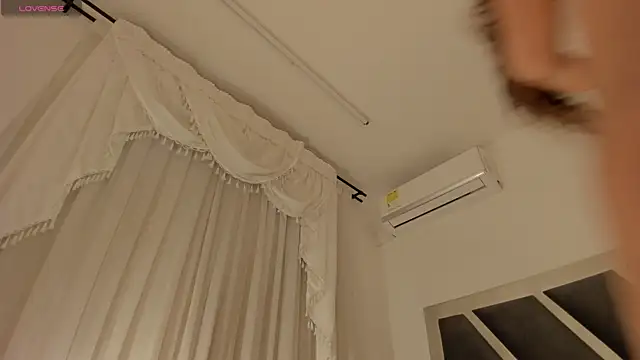 Samanntha Rose online show from February 12, 2026, 1:17 pm