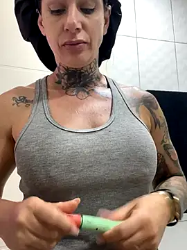 YasmimBrasil online show from October 26, 2025, 9:15 am