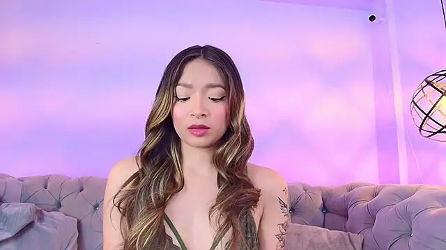 Victoria Adams14 online show from September 18, 2025, 2:57 am