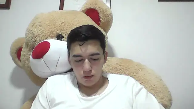 Snapshot of Estebitan_vm chatting on October 15, 2025, 4:45 am Estebitan vm online show from October 15, 2025, 4:45 am