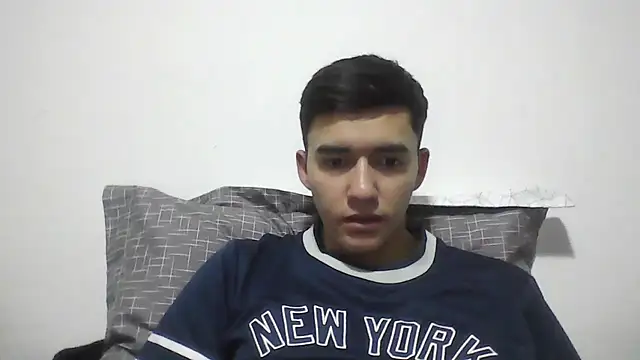 Snapshot of Estebitan_vm chatting on November 23, 2025, 2:33 am Estebitan vm online show from November 23, 2025, 2:33 am