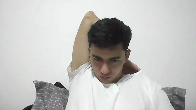 Snapshot of Estebitan_vm chatting on November 26, 2025, 4:24 am Estebitan vm online show from November 26, 2025, 4:24 am