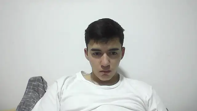 Snapshot of Estebitan_vm chatting on November 28, 2025, 6:05 am Estebitan vm online show from November 28, 2025, 6:05 am