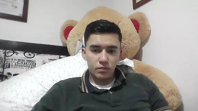 Snapshot of Estebitan_vm chatting on December 5, 2025, 12:52 am Estebitan vm online show from December 5, 2025, 12:52 am