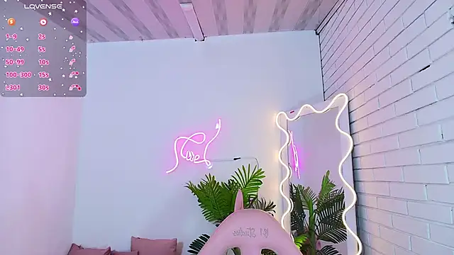 Chiara tay online show from March 13, 2025, 6:05 am